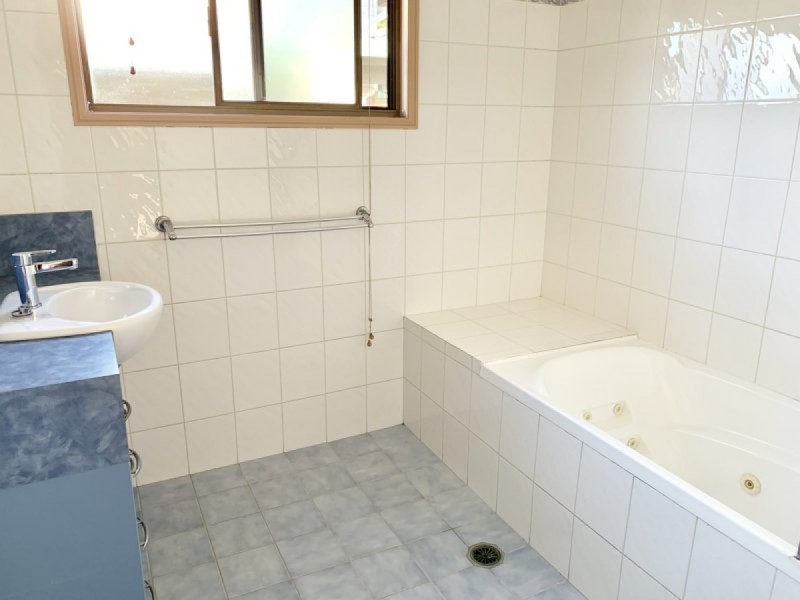 22 Makaha Drive, Birkdale QLD 4159