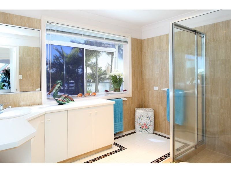 3 Captains Court, Raby Bay QLD 4163