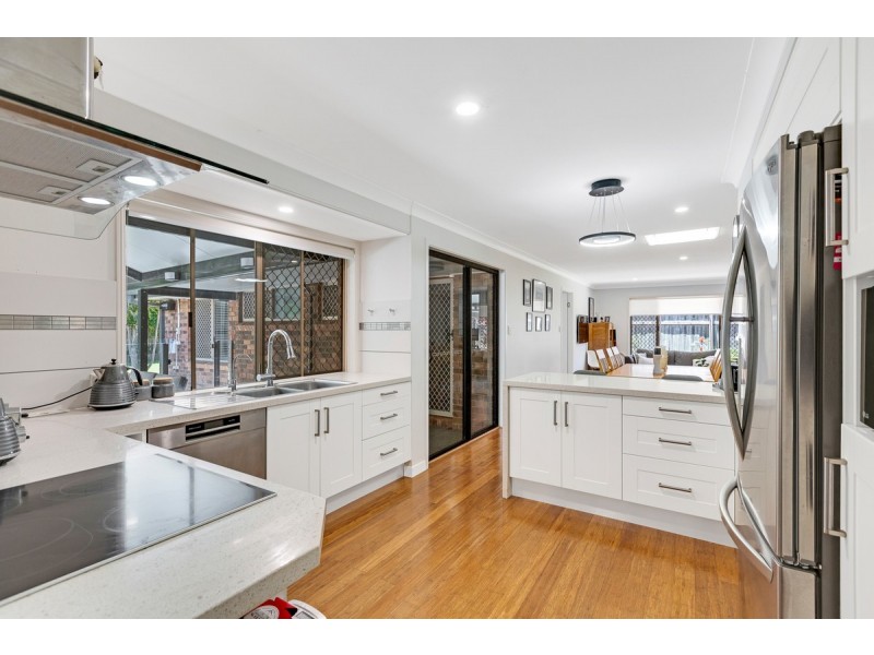 8 Belligoi Court, Cleveland QLD 4163