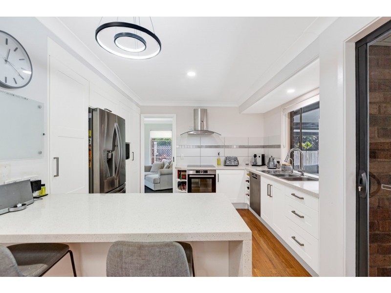 8 Belligoi Court, Cleveland QLD 4163