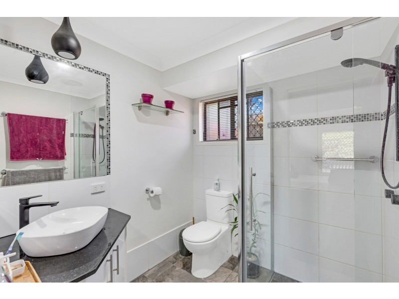 8 Belligoi Court, Cleveland QLD 4163