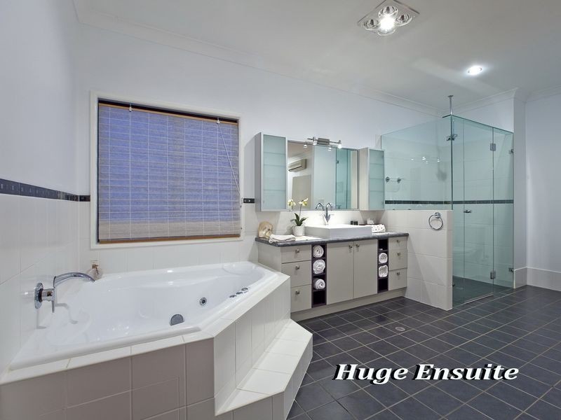 19 Wellesley Street, Wellington Point QLD 4160