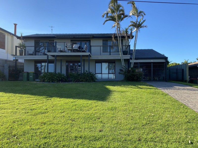 4 Waterfront Easement, Redland Bay QLD 4165