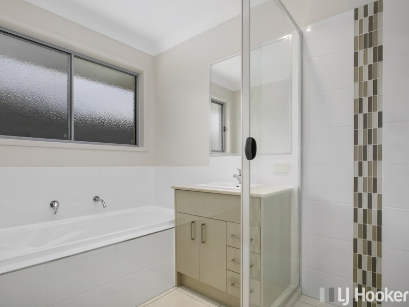 52 Capella Drive, Redland Bay QLD 4165
