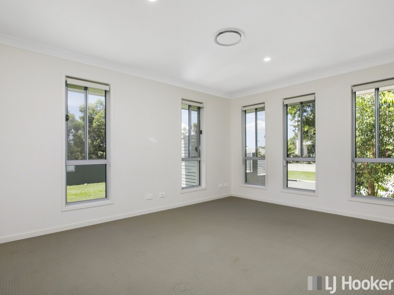 52 Capella Drive, Redland Bay QLD 4165