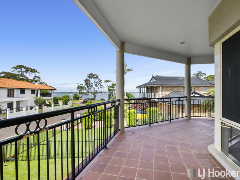 4 Cliftonville Place, Redland Bay QLD 4165