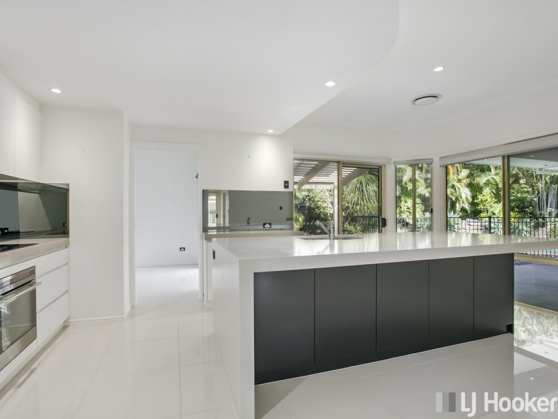 4 Cliftonville Place, Redland Bay QLD 4165