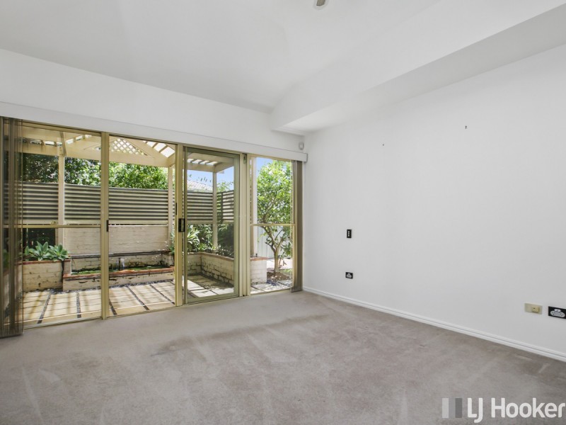 4 Cliftonville Place, Redland Bay QLD 4165