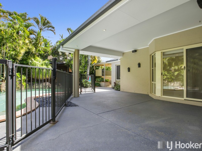 4 Cliftonville Place, Redland Bay QLD 4165