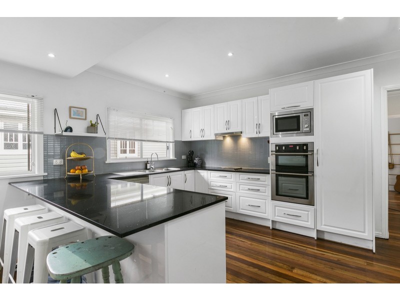 82 Boxgrove Avenue, Wynnum QLD 4178