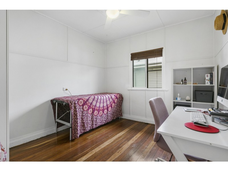 82 Boxgrove Avenue, Wynnum QLD 4178
