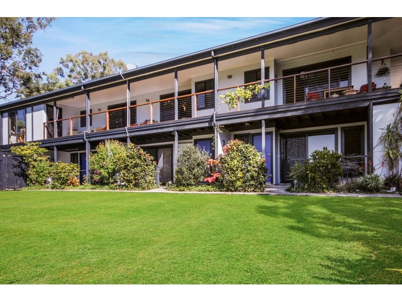 10-14 Weeroona Avenue, Macleay Island QLD 4184