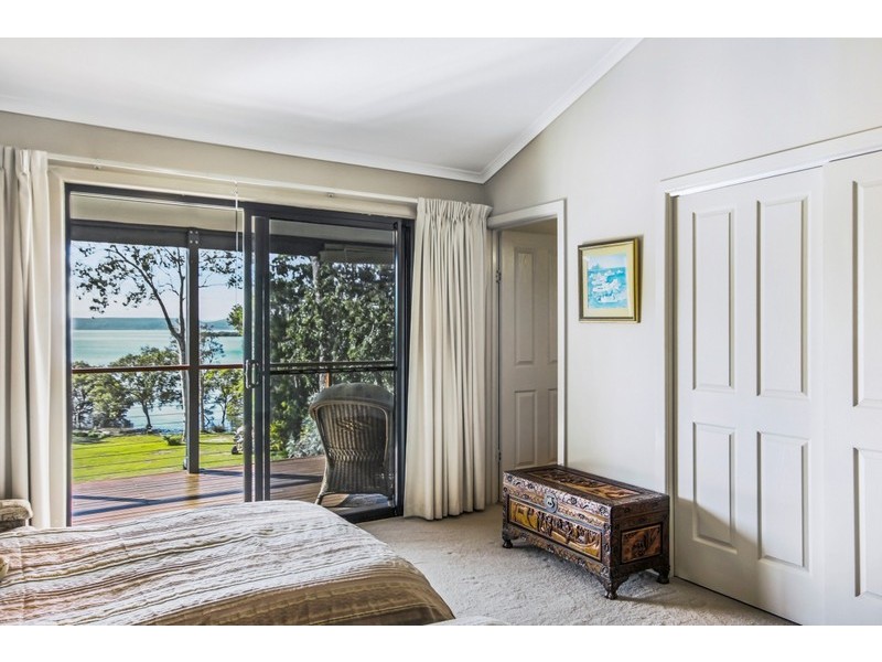 10-14 Weeroona Avenue, Macleay Island QLD 4184