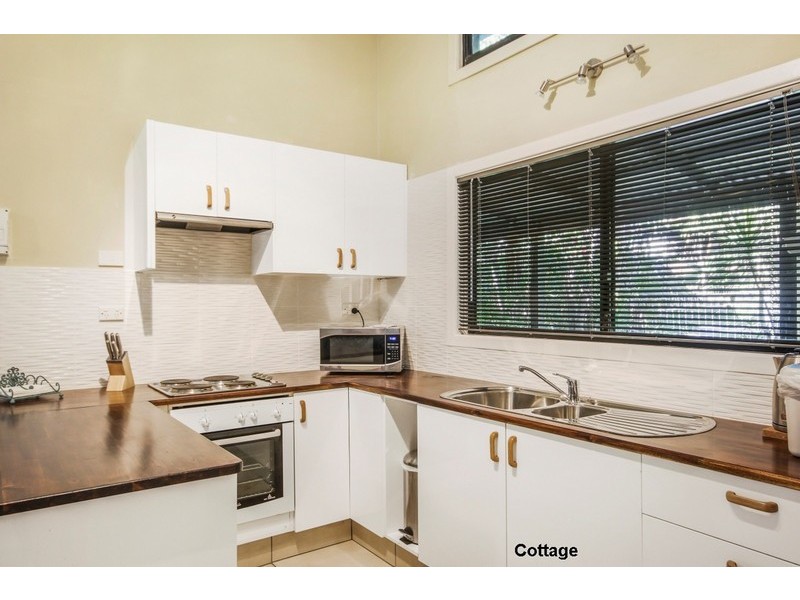 10-14 Weeroona Avenue, Macleay Island QLD 4184