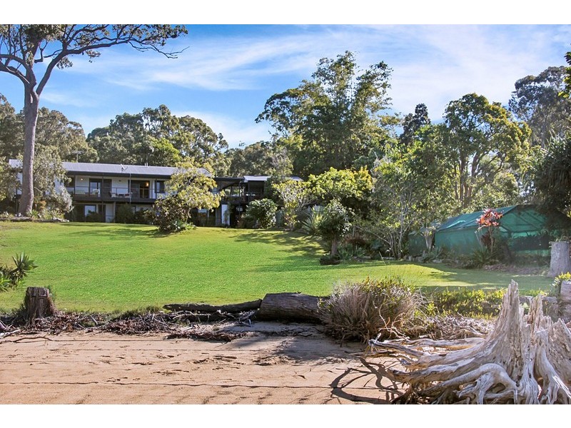10-14 Weeroona Avenue, Macleay Island QLD 4184