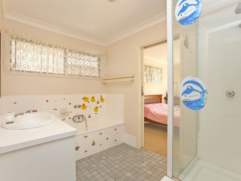 37 Strachan Road, Victoria Point QLD 4165