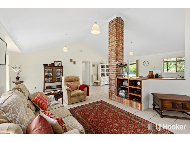 15 Anita Street, Redland Bay QLD 4165