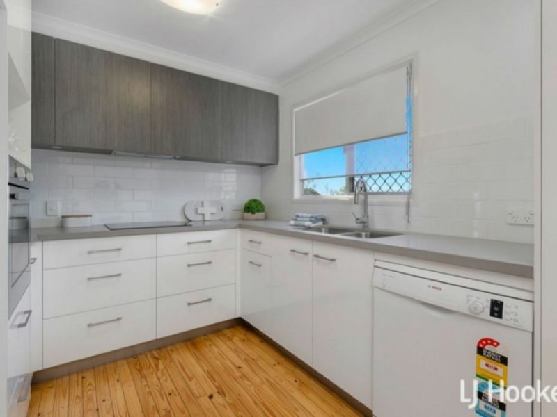 5a Parakeet Street, Birkdale QLD 4159