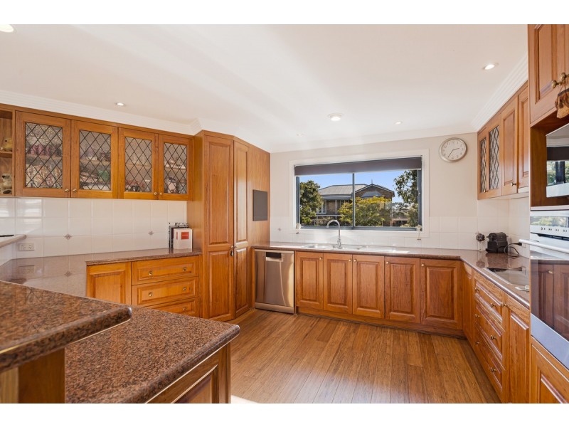 4 Lookout Court, Victoria Point QLD 4165