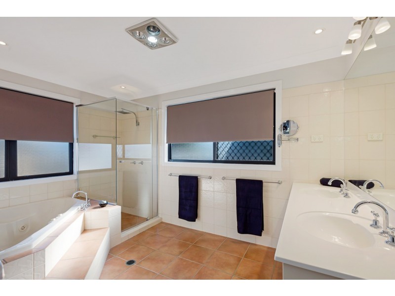 4 Lookout Court, Victoria Point QLD 4165