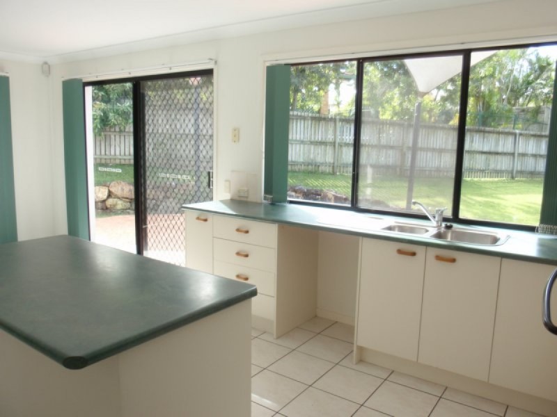 2 Eastcote Lane, Wellington Point QLD 4160