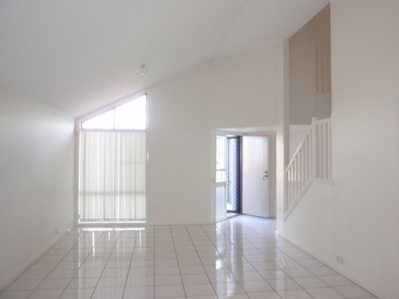 2 Eastcote Lane, Wellington Point QLD 4160