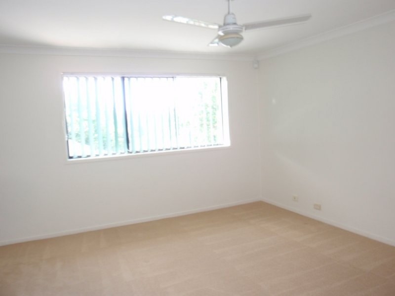 2 Eastcote Lane, Wellington Point QLD 4160