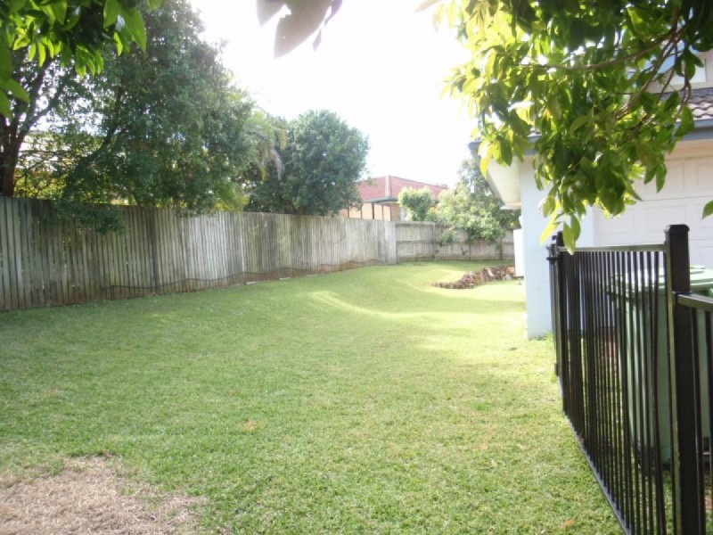 2 Eastcote Lane, Wellington Point QLD 4160