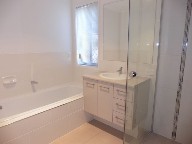 25 Burbank Road, Birkdale QLD 4159