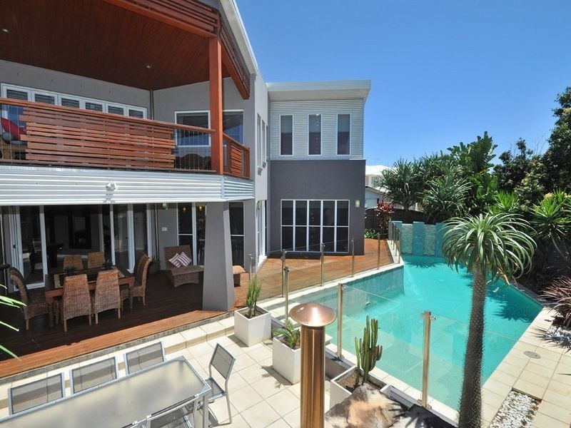 12 Talburpin Esplanade, Redland Bay QLD 4165