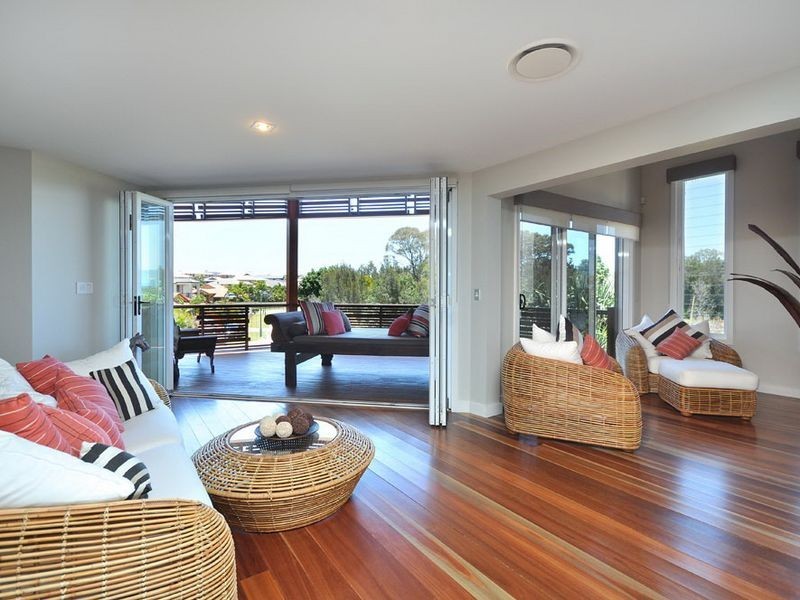 12 Talburpin Esplanade, Redland Bay QLD 4165