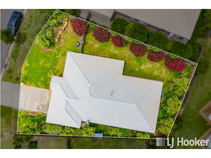 97 Bankswood Drive, Redland Bay QLD 4165