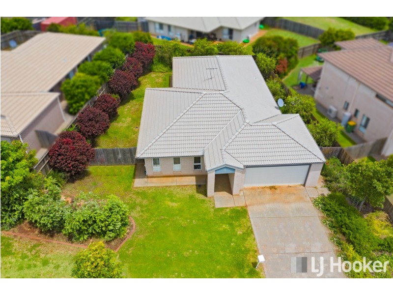 97 Bankswood Drive, Redland Bay QLD 4165