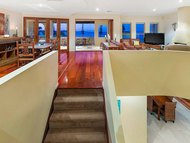 35 Raby Bay Boulevard, Cleveland QLD 4163