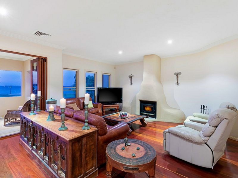 35 Raby Bay Boulevard, Cleveland QLD 4163
