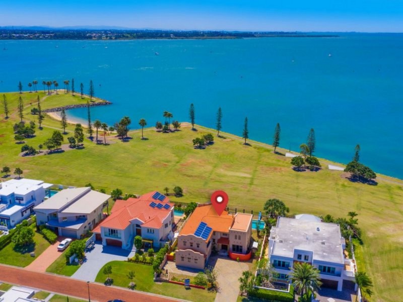 35 Raby Bay Boulevard, Cleveland QLD 4163