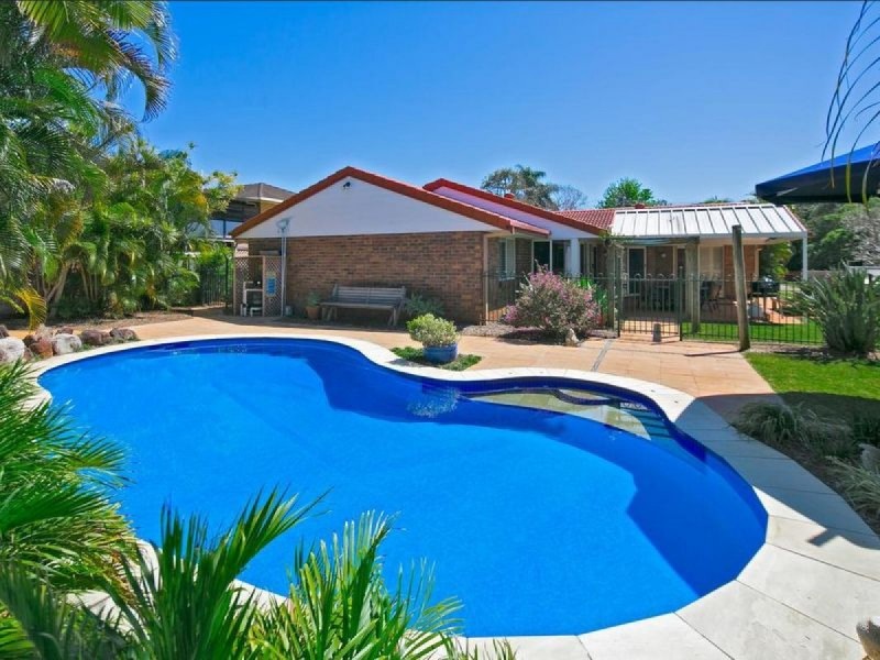 2 Raven Street, Victoria Point QLD 4165