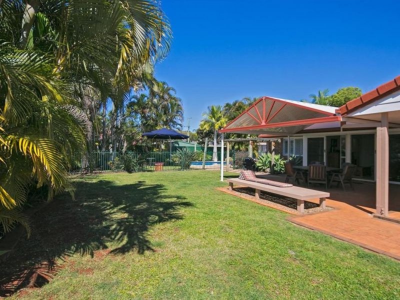 2 Raven Street, Victoria Point QLD 4165