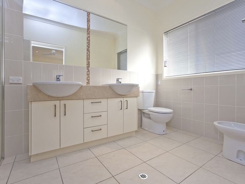 9 Omac Street, Redland Bay QLD 4165