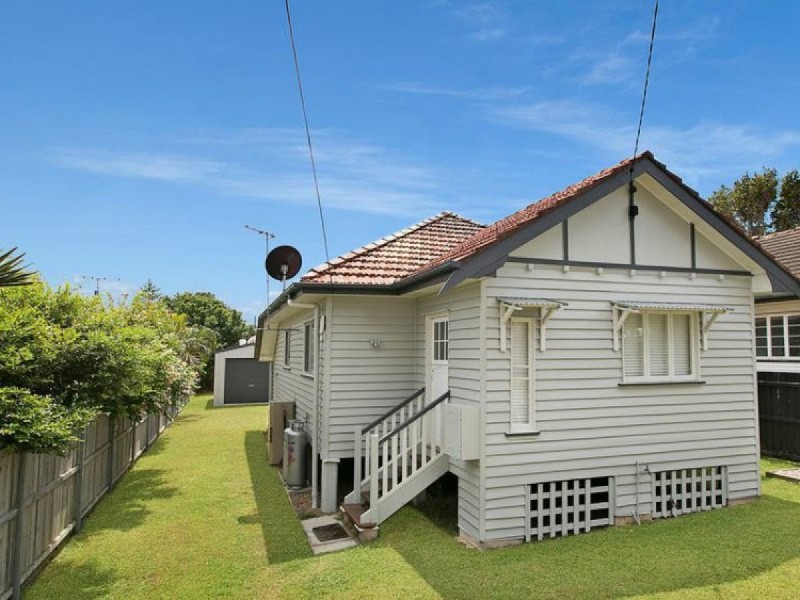 39 Faine Street, Manly West QLD 4179