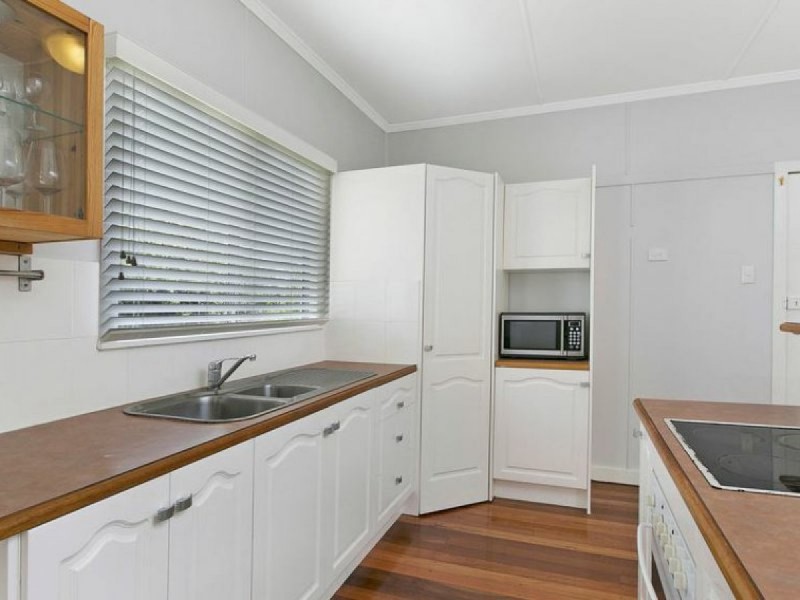 39 Faine Street, Manly West QLD 4179