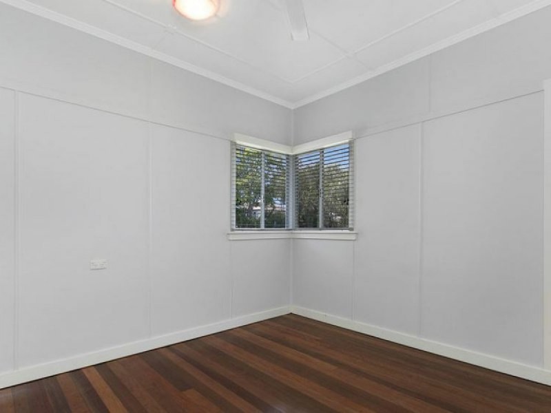39 Faine Street, Manly West QLD 4179