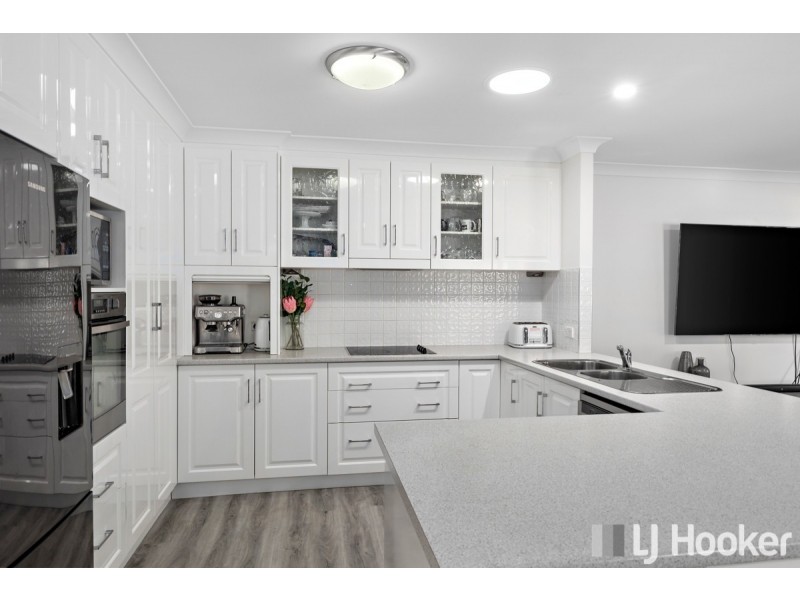 19 Daydream Street, Redland Bay QLD 4165