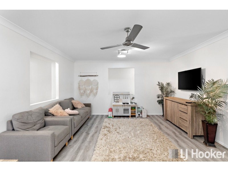 19 Daydream Street, Redland Bay QLD 4165