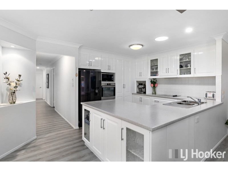 19 Daydream Street, Redland Bay QLD 4165