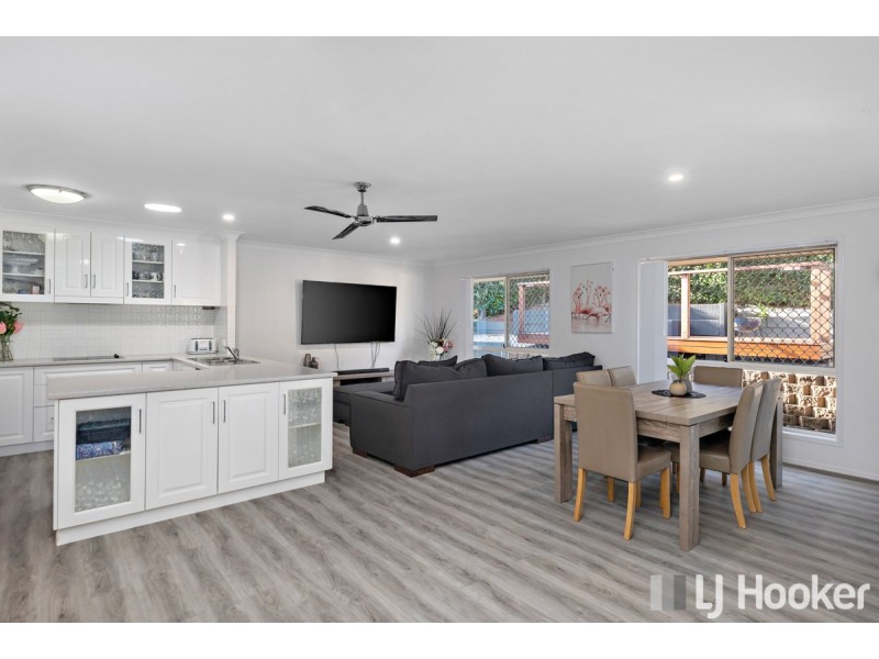 19 Daydream Street, Redland Bay QLD 4165