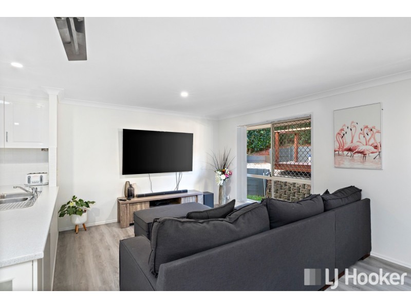 19 Daydream Street, Redland Bay QLD 4165