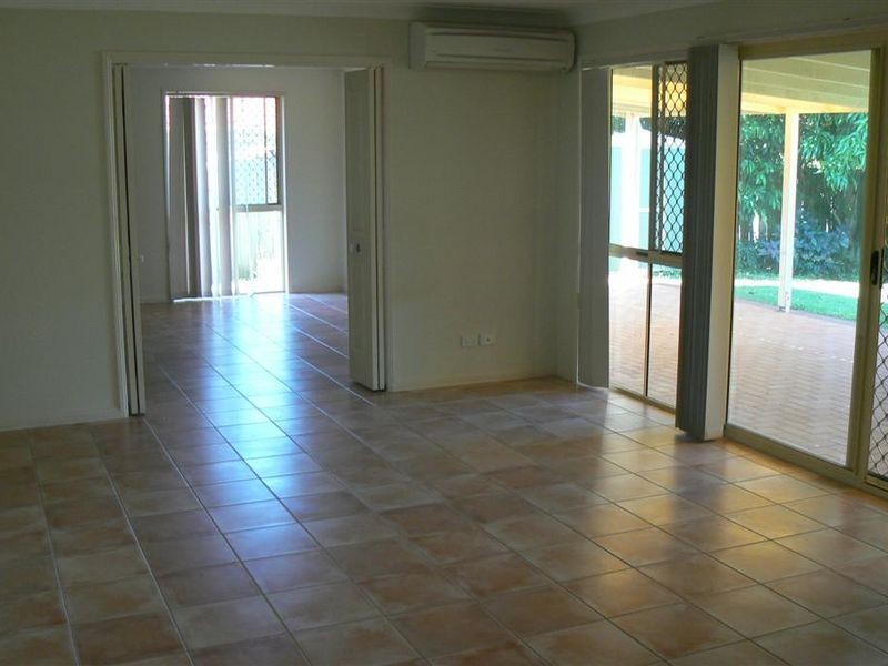 5 Pleasant Court, Cleveland QLD 4163