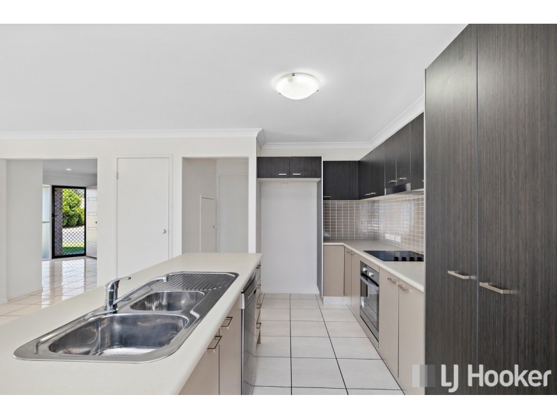 7 Lizard Place, Redland Bay QLD 4165