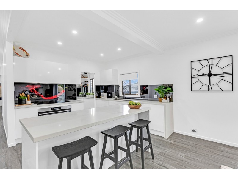 1 Bonniebrae Street, Wynnum West QLD 4178